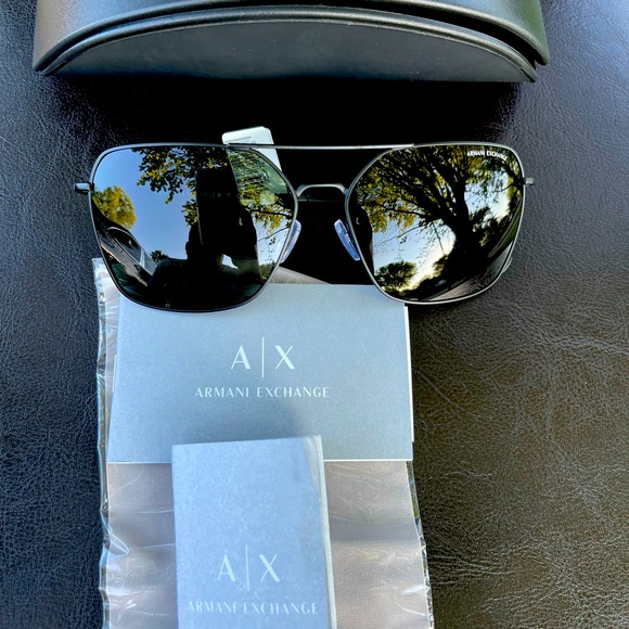 Sunglasses - Picture 4 of 6